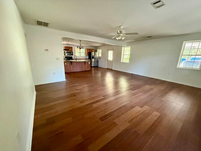 Foto del edificio - 3116 Alenes Dr