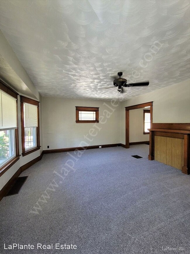 Building Photo - 3 br, 2 bath House - 643 Clark Street 1