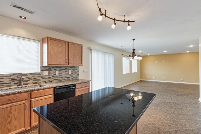 Building Photo - 2620 Chatfield Dr