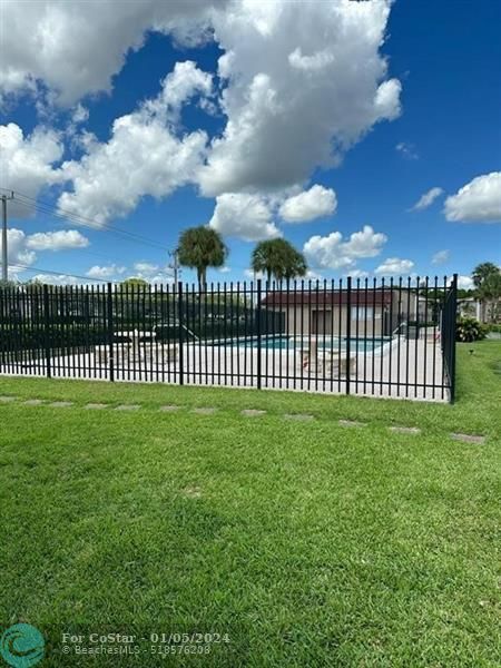 Building Photo - 3143 Coral Ridge Dr