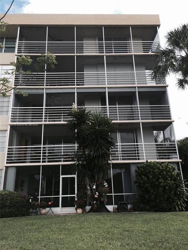 Building Photo - 4000 Cypress Grove Way