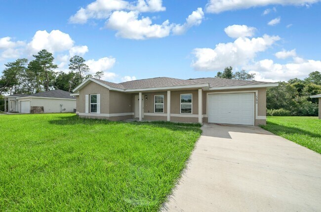 Building Photo - Conveniently located 3-bedroom, 2-bath sin...