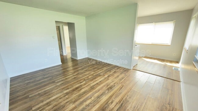 Photo - 400 N Clark Blvd Apartments