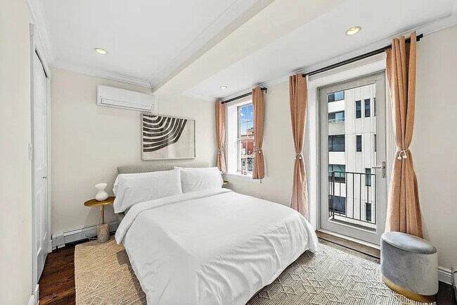 Foto del edificio - 448 W 19th St