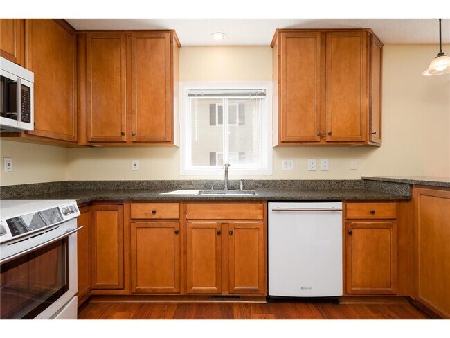 Foto del edificio - 6459 Regency Ln