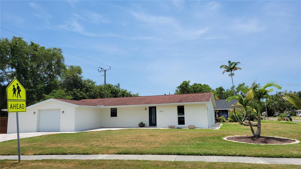 Primary Photo - 2920 Gulf Gate Dr