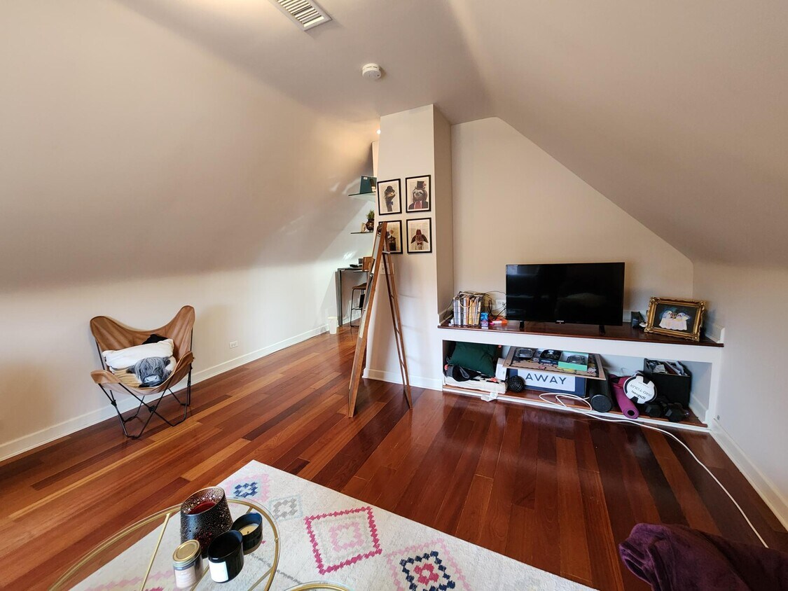 Foto principal - 1623 N Hermitage Ave