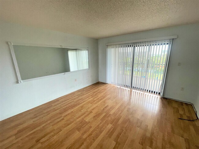 Foto del edificio - 3170 N Atlantic Ave