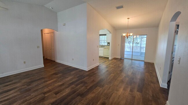Foto del edificio - 3 Bed, 2 Bath, 2 Car garage in The Groves at Baytree Community