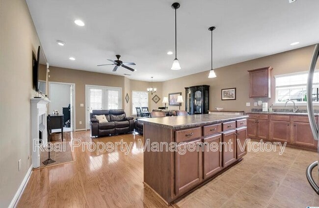 Foto del edificio - 1056 Crawford Ct