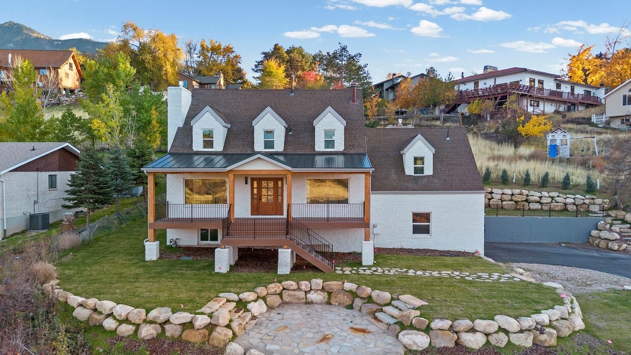 Primary Photo - Spacious 5-Bedroom Home in Sandy, UT – Gre...