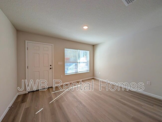 Building Photo - 7954 Harding Ave