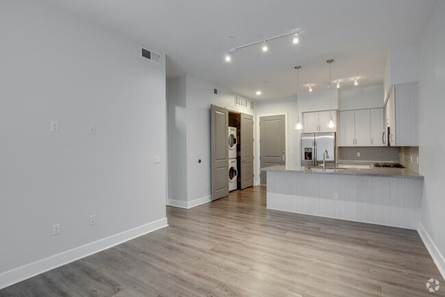 1BR, 1BA - 693 SF - Arts District Apartments
