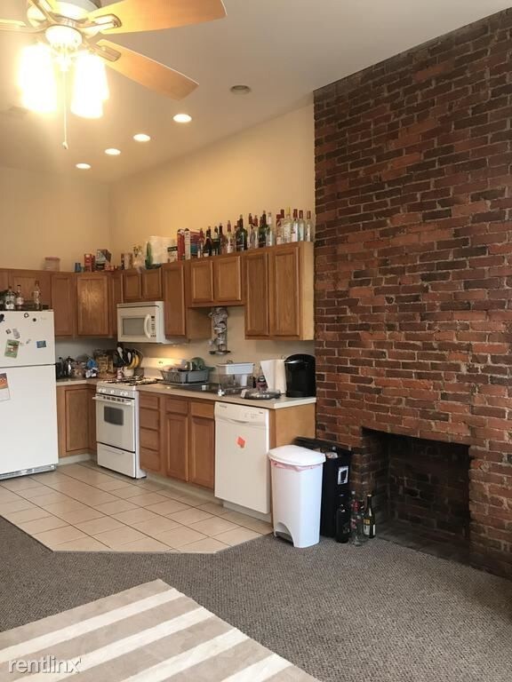 Building Photo - 2304 1/2 E Carson St