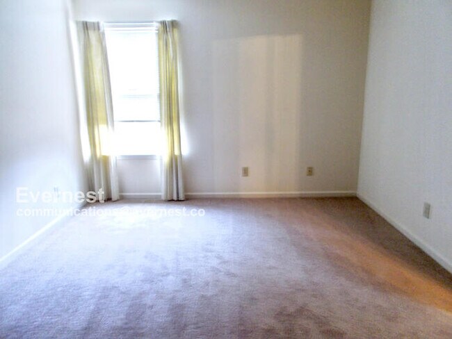 Foto del edificio - 105K Stratford Dr
