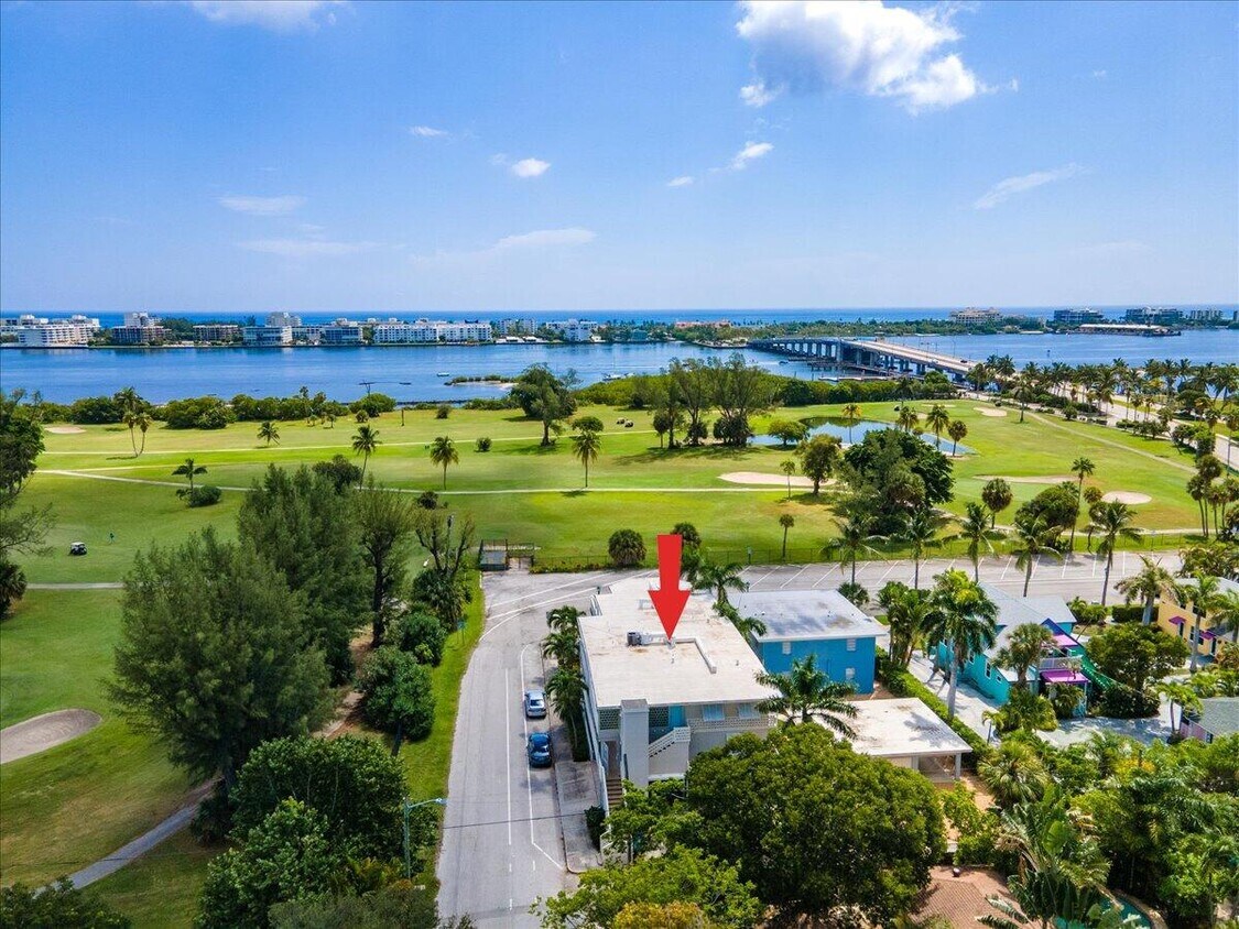 Primary Photo - 131 N Golfview Rd