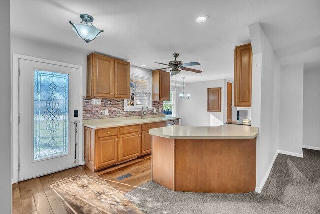 Foto del edificio - 1065 Lakeland Dr