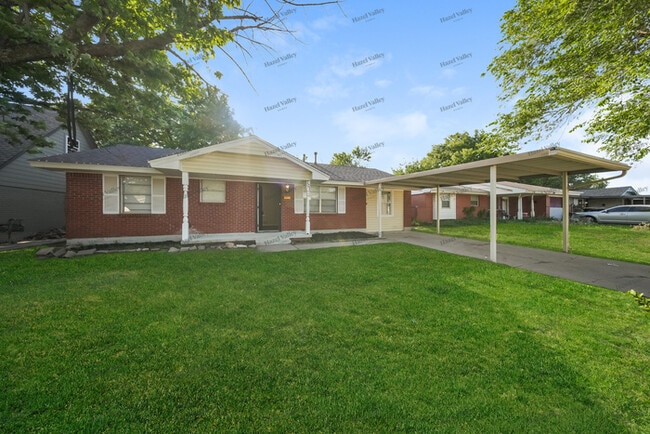 Photo - 701 N Dallas Ave House
