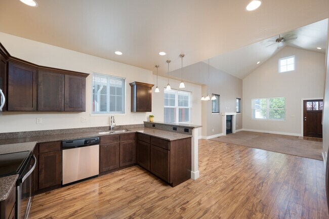 Building Photo - 4216 Tilton St