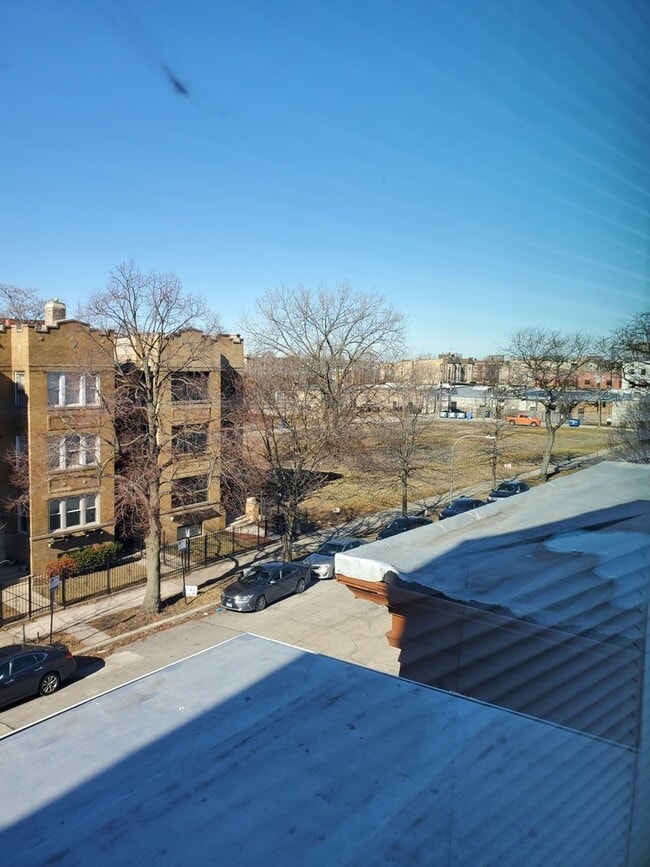 Foto del edificio - 4751 S Forrestville Ave