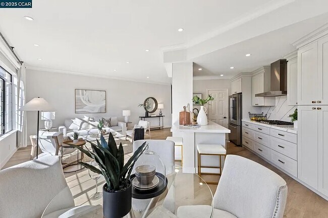 Foto del edificio - 30 Eagle Lake Pl