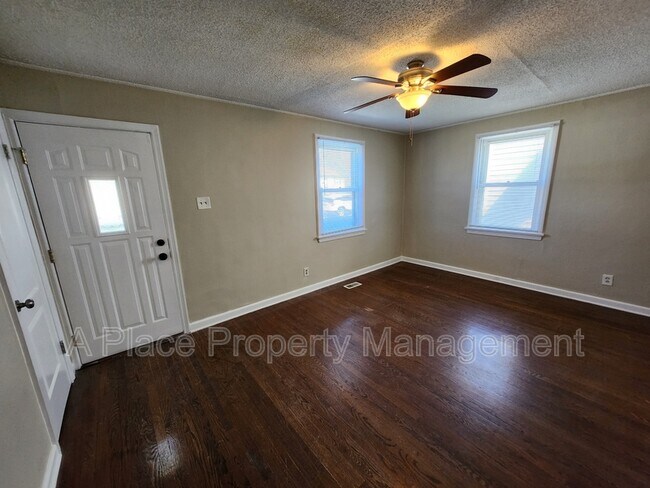 Foto del edificio - 9416 Kathlyn Dr