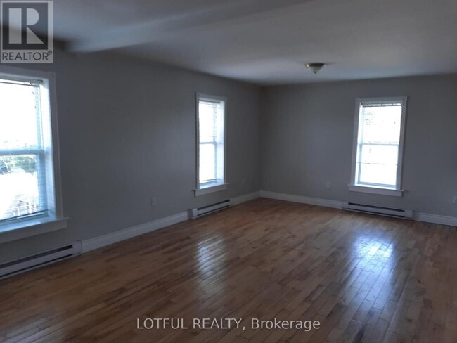 Photo du bâtiment - 2084 Dundas St