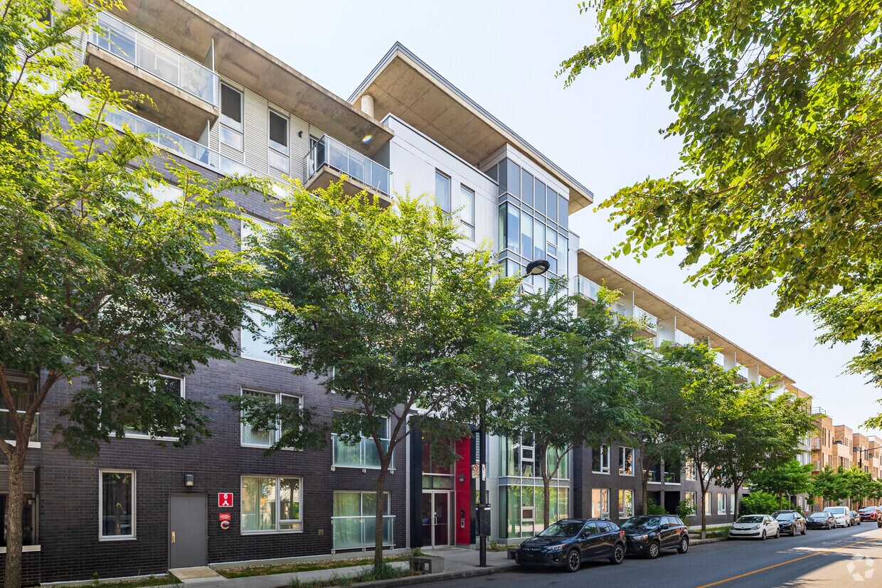 Photo du bâtiment - 2930-2940 Rue Ontario E