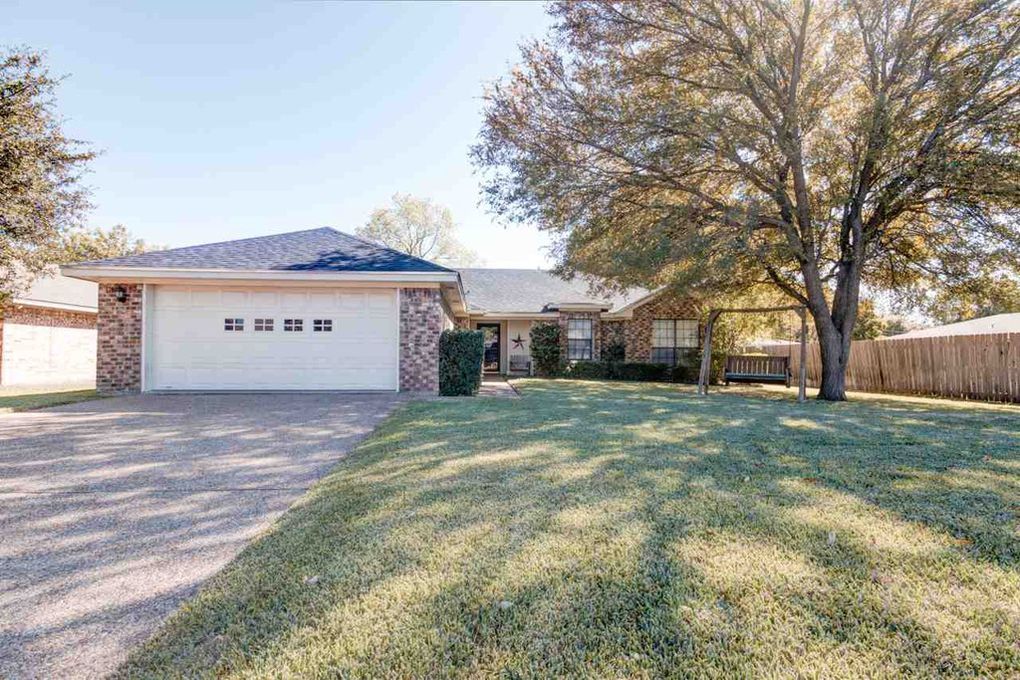 303 Confederate Dr, Lorena, TX 76655 House Rental in Lorena, TX