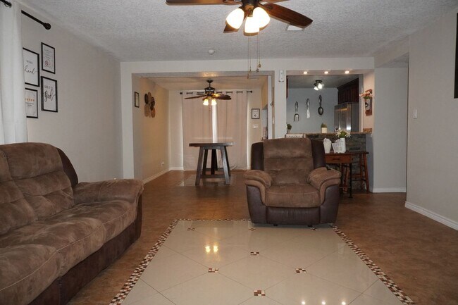 Foto del edificio - 3632 Candlehill