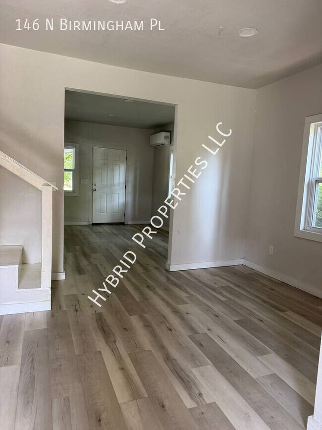 Foto del edificio - 146 N Birmingham Pl