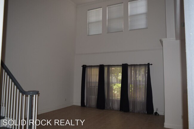 Building Photo - 3 br, 2.5 bath House - 6774 SORRENTO ST