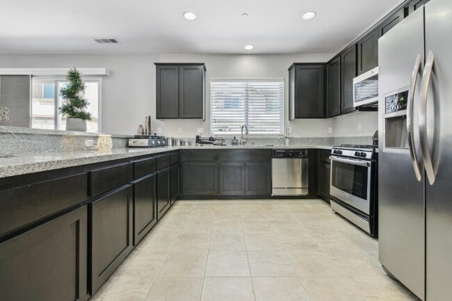 Building Photo - 6958 Stanza Ct