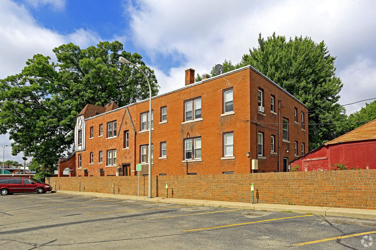 Building Photo - 226 Withington St