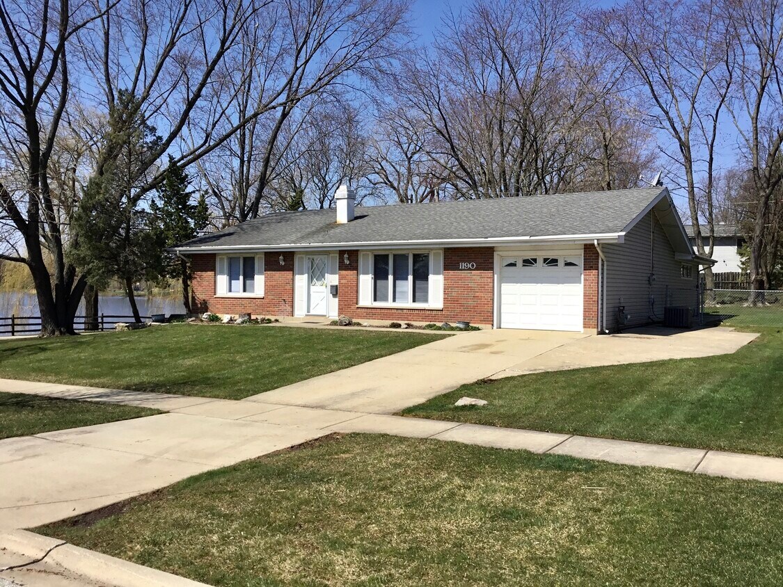 Primary Photo - 1190 Lancaster Ct
