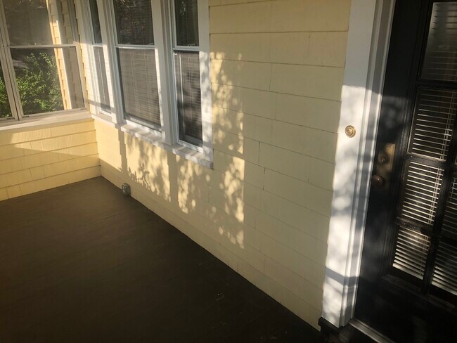 Porch - 32 Nesbit Ave