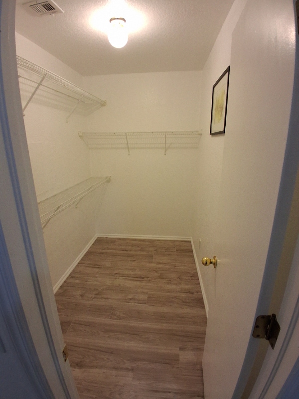 Building Photo - 2 Cloverdale and Wheatland