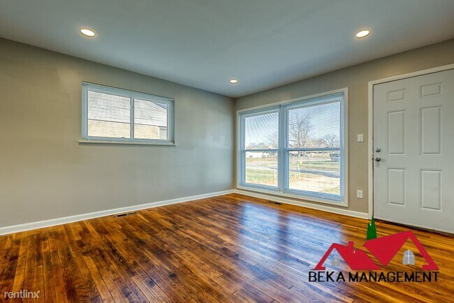 Building Photo - 3 br, 1.5 bath House - 650 Eugene St