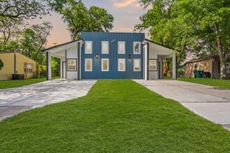 Building Photo - 5941 Southlea St