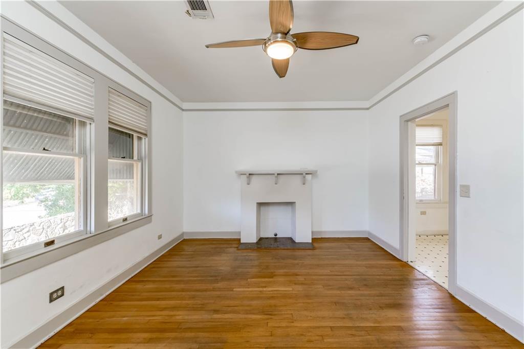 Primary Photo - 4405 Caswell Ave