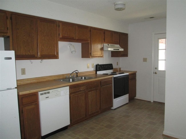 Building Photo - 1342 Halltown Rd