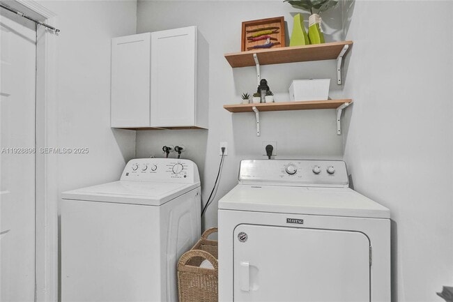 Photo - 1381 Sago Ln House