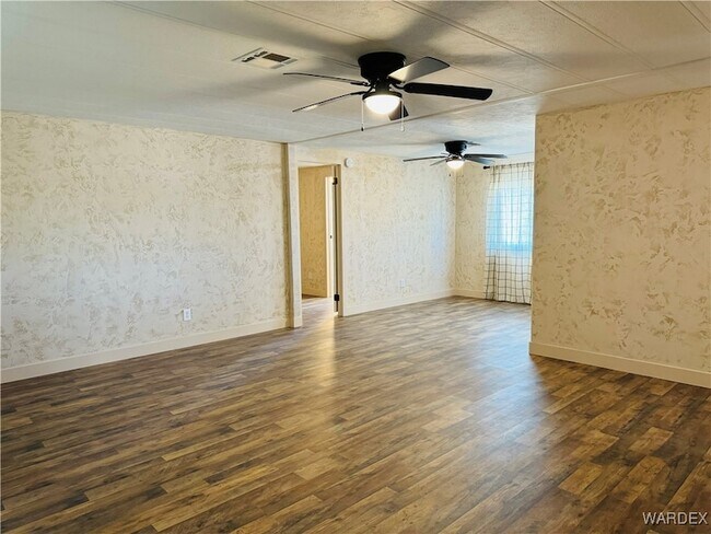 Foto del edificio - 1629 Talc Plaza