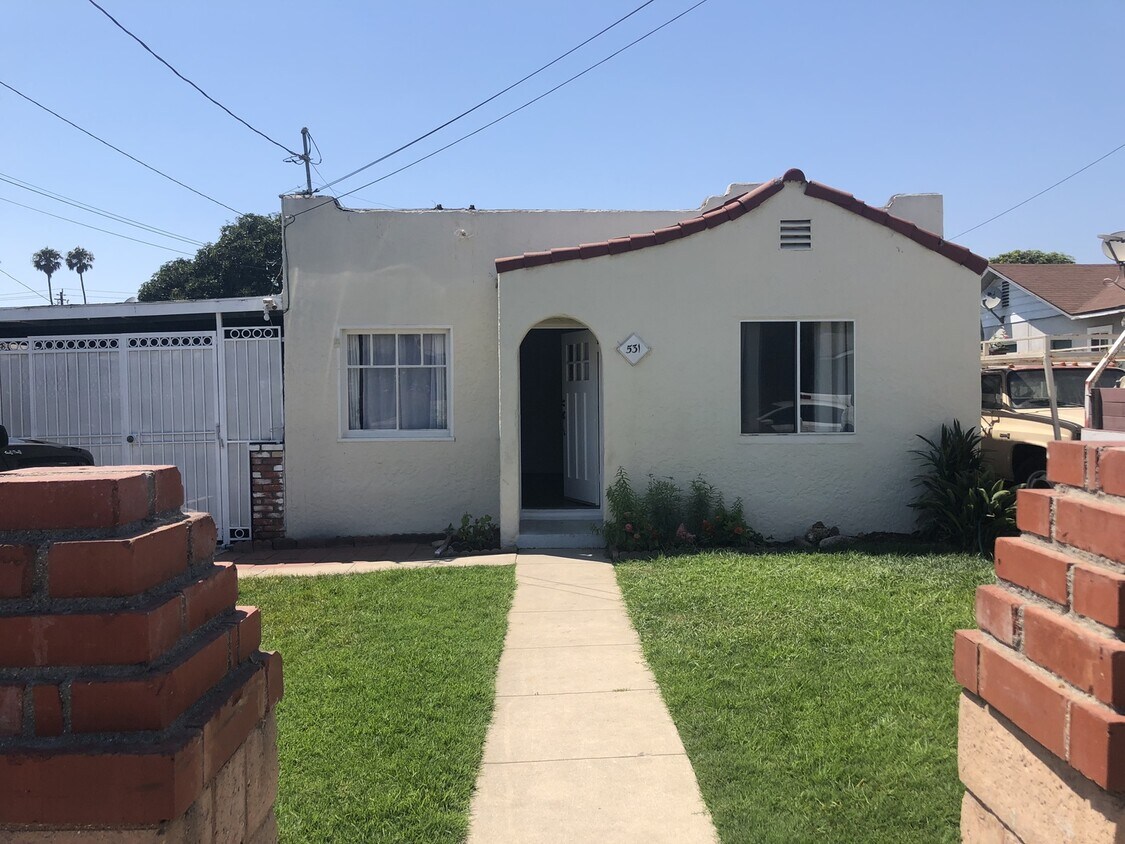 Foto principal - Single Family Home-Mid Town