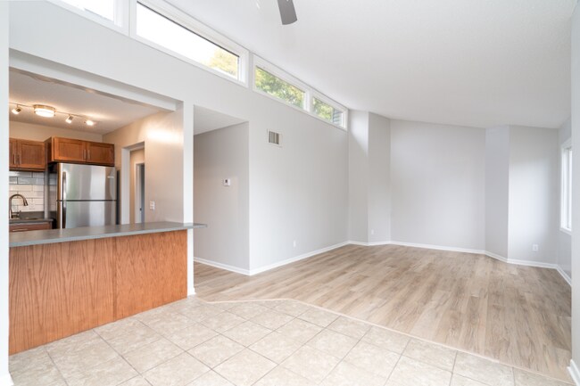 Building Photo - 12771 Greenwood Dr