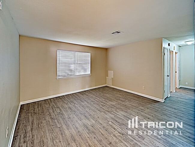Foto del edificio - 11054 Spottswood Dr