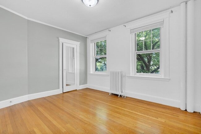 Building Photo - 120 Riverway St