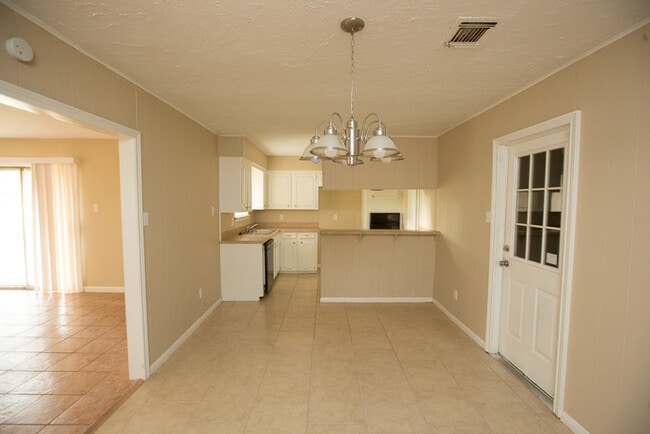 Building Photo - 5602 Briarwick Ln