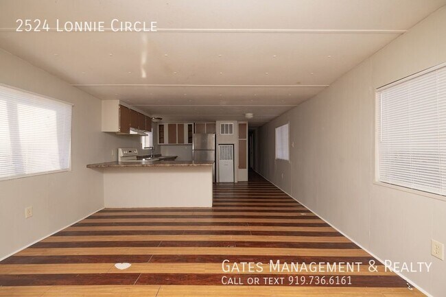 Building Photo - Single Wide Mobile Home on Large Lot in Hi...