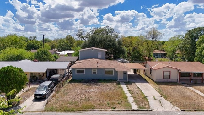 Building Photo - 250 Arapahoe Dr